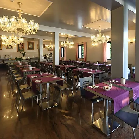 圣马可酒店 佩斯基耶拉德加达